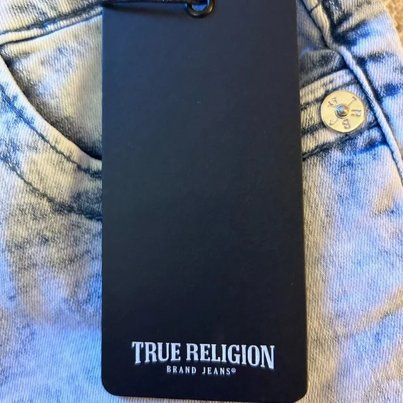 True Religion Jennie Curvy Mid Rise Short - Picture 4 of 5